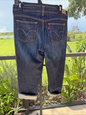 Levi's Dark Blue Capri Jeans